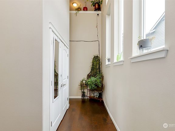 4th image of 3758 Maritime Drive SW