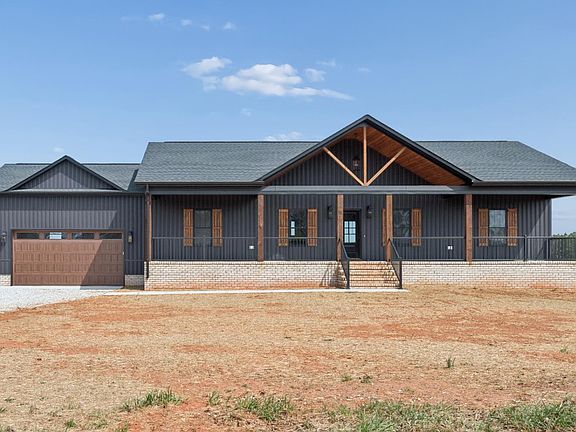 3rd image of 1155 Piney Mountain Rd