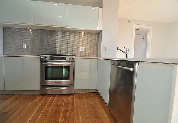 5th image of 527 Lincoln Pl APT 703