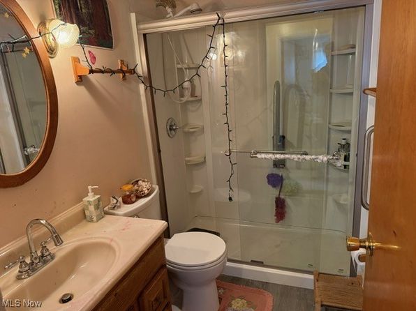 17733 Redwood Rd, Lake Milton, OH 44429