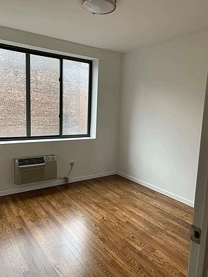 5th image of 626 10th Ave APT 2E