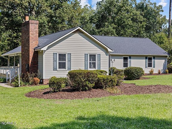 2nd image of 142 Westwood Circle