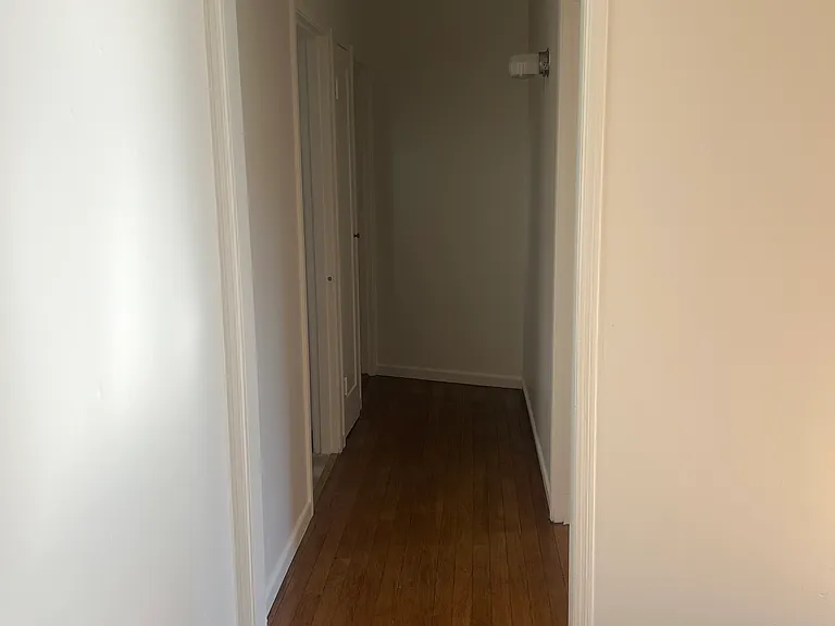 901 Jackson St — Photo 5