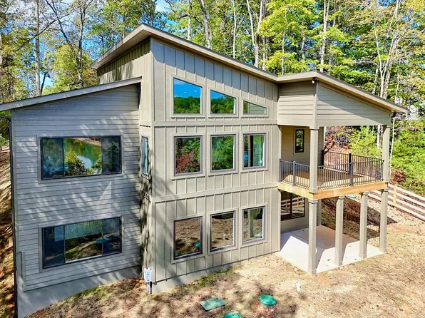 11 Falcon Dr, Blairsville, GA 30512