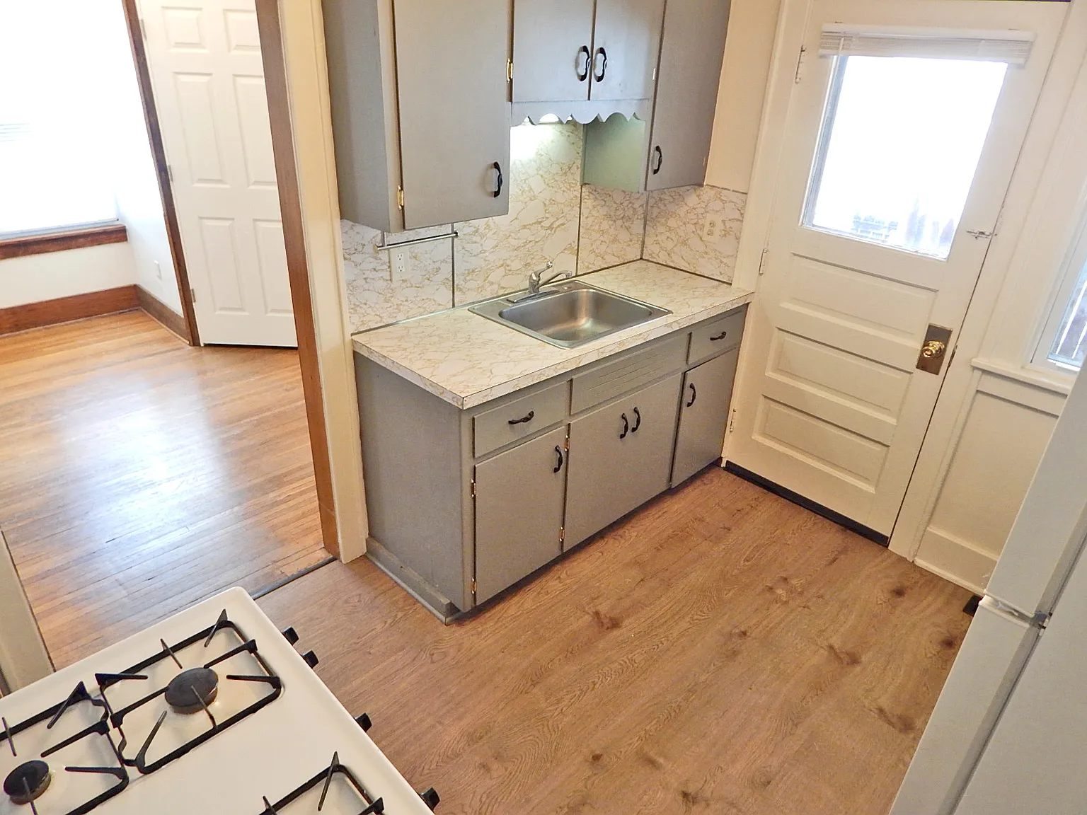 2 bed, 1.5 bath, 950 sqft, $1,635 — Photo 3