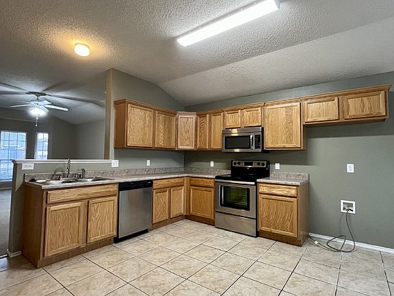 5th image of 512 N Kline Ave