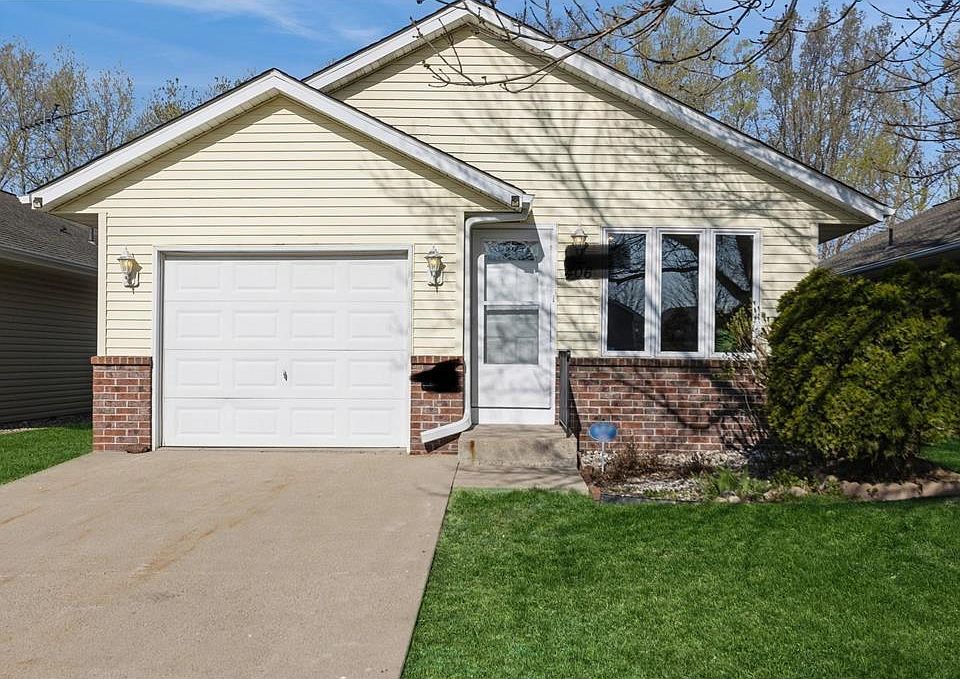 1st image of 0 Lady Slipper Ave NE
