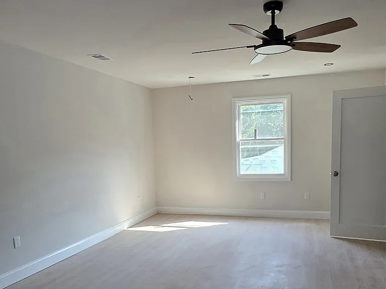301 N Genoa Ave — Photo 9