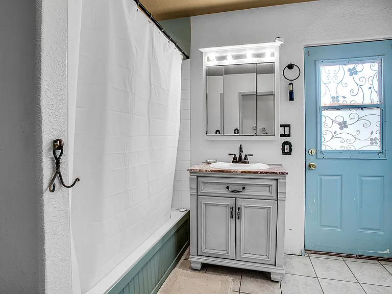 7565 Sherman Hoyt Ave — Photo 17
