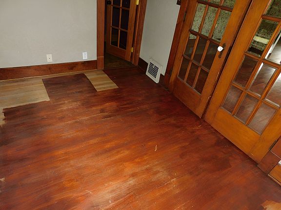 5th image of 1815 W Ridge Ave