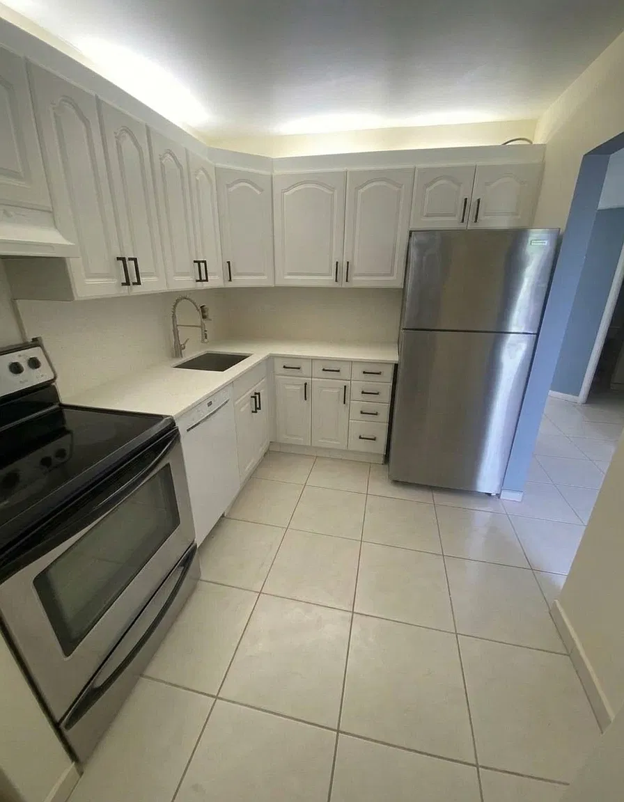 2 bed, 928 sqft, $2,030 — Photo 1