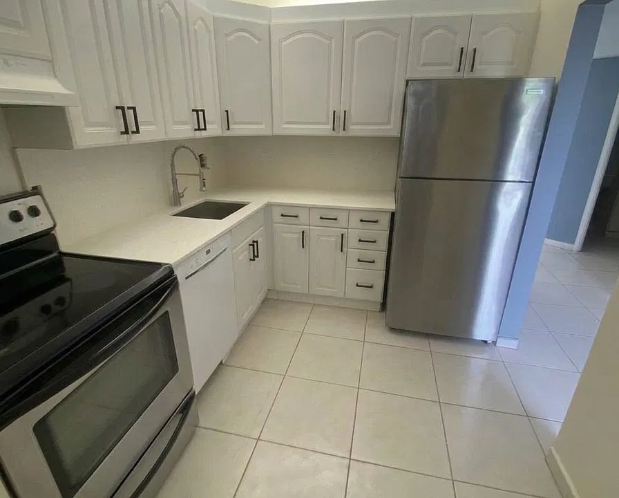 5321 NE 24th Ter #305