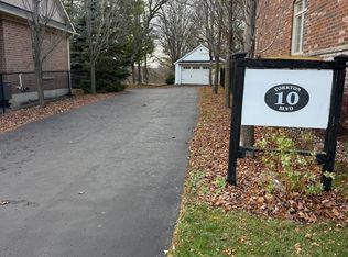 10 Yorkton Blvd, Markham, ON L6C0J9