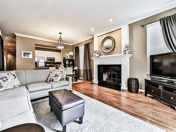 4th image of 1320 W Belmont Ave #1E
