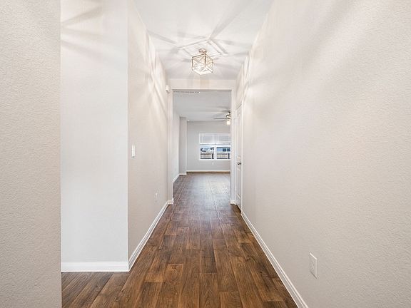 4th image of 117 Cranbrook Ln