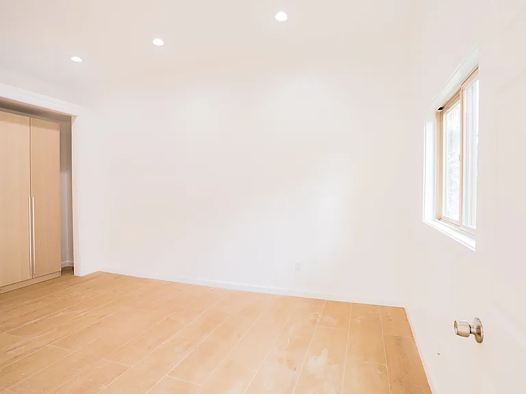 8330 Lilienthal Ave #8334 — Photo 15