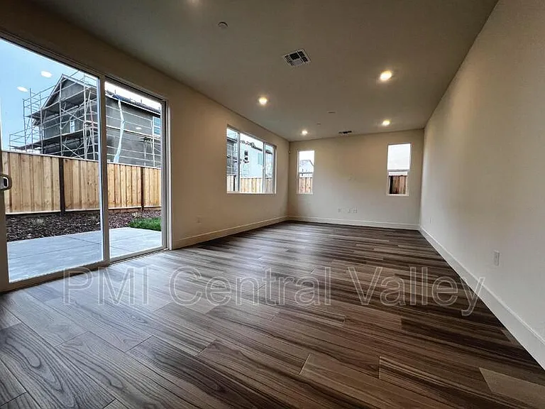 3275 Hayduke St — Photo 7