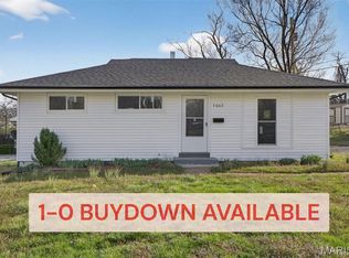 5662 Parchester Dr, Saint Louis, MO 63121