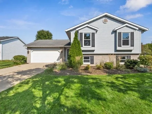 829 Edgemore Dr, Sun Prairie, WI 53590