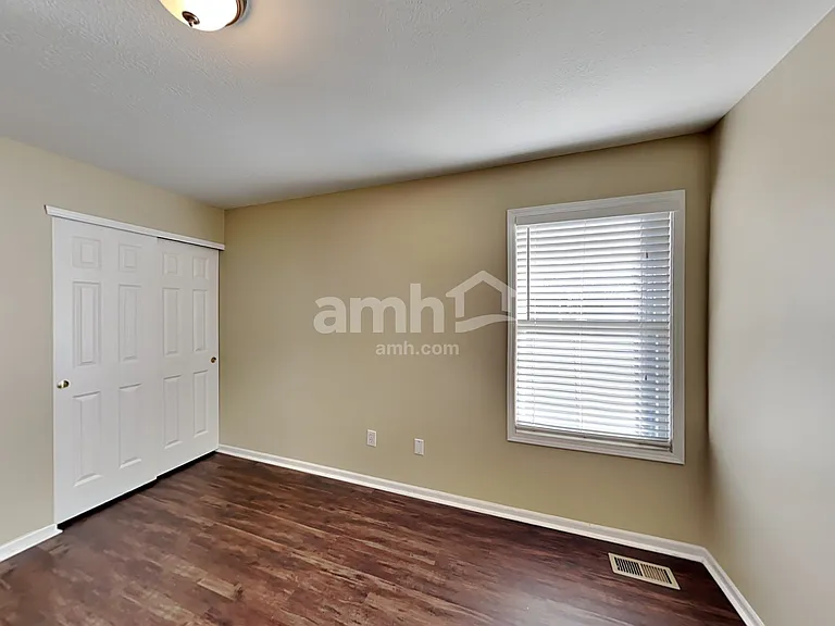 5469 Boucher Dr — Photo 11