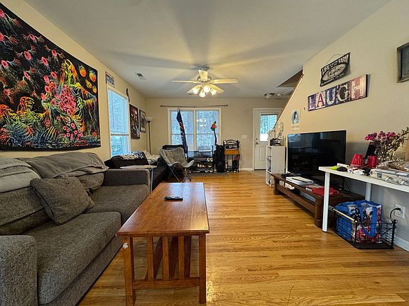 3rd image of 109 Givens Ln