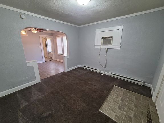 3rd image of 1325 E Bradbury Ave