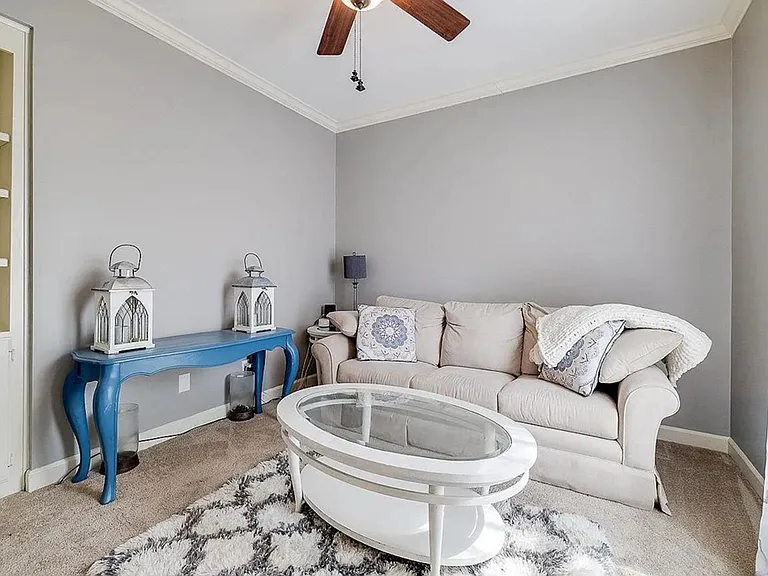 113 Cypress Dr — Photo 16