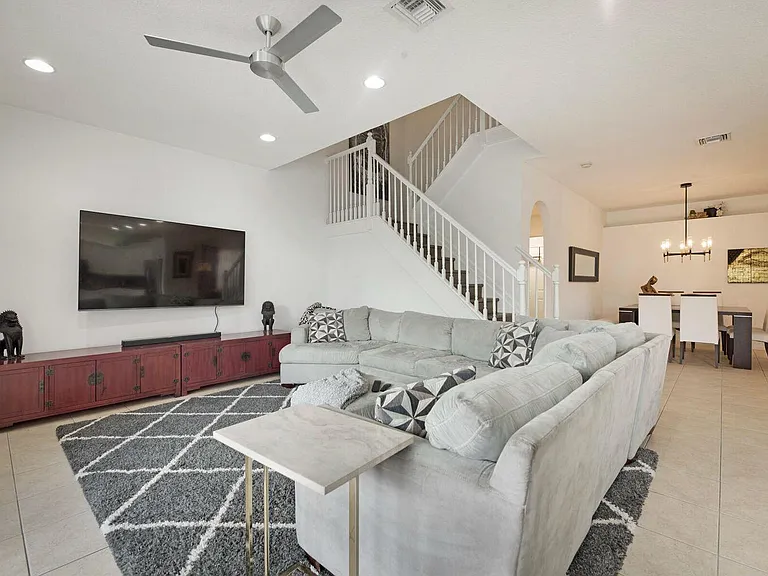9061 Dupont Pl — Photo 11