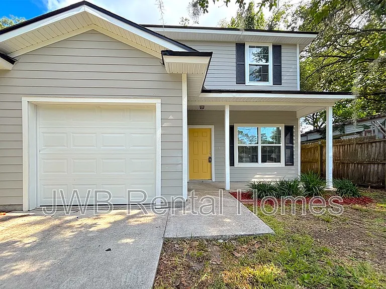 8520 Cocoa Ave — Photo 1