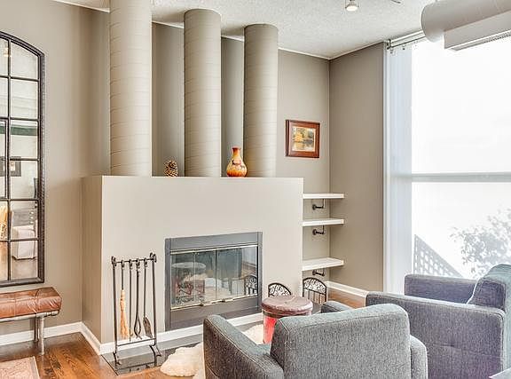4th image of 939 W Huron St Unit 404