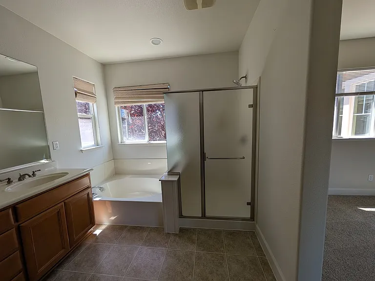 208 Yellow Rose Cir — Photo 14