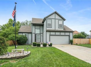 1045 N Crest Dr, Olathe, KS 66061