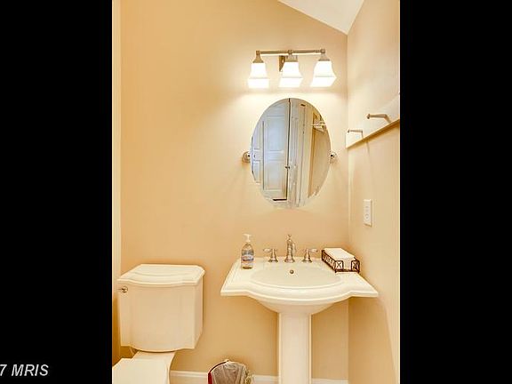3rd image of 12837 Valleywood Dr
