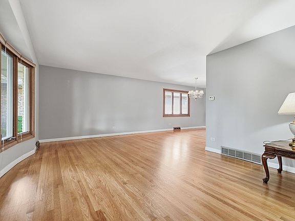 4th image of 10313 S Cook Ave