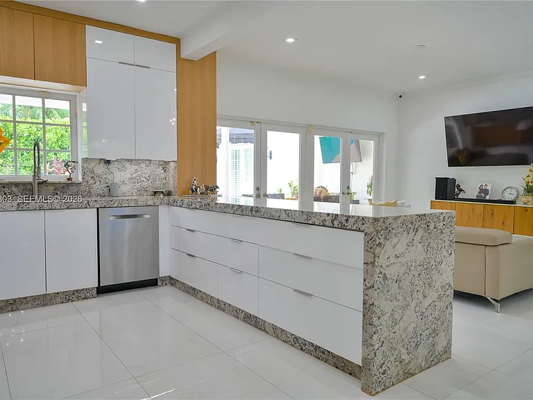 1535 Baracoa Ave — Photo 21