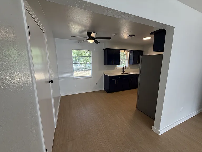 1204 McDonald Dr — Photo 7