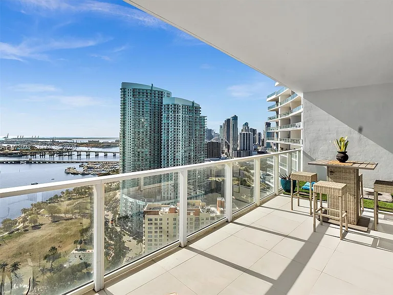 2020 N Bayshore Dr #3303 — Photo 14