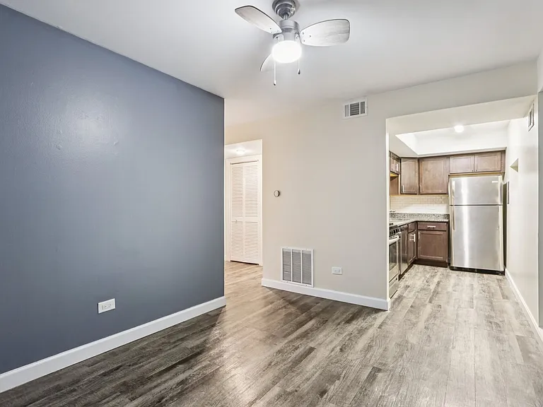 Crystal Lake Apartments — Photo 39