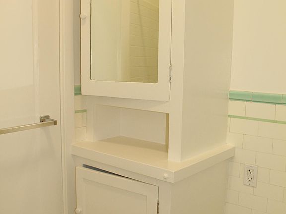 5th image of 1735 Van Ness Ave #507