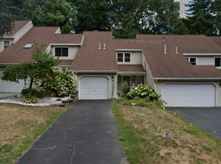 85 Old Coach Rd, Clifton Park, NY 12065