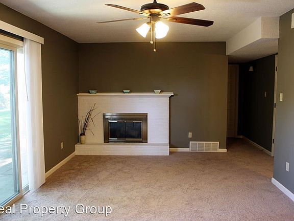 4th image of 1605 N Lakewood Dr