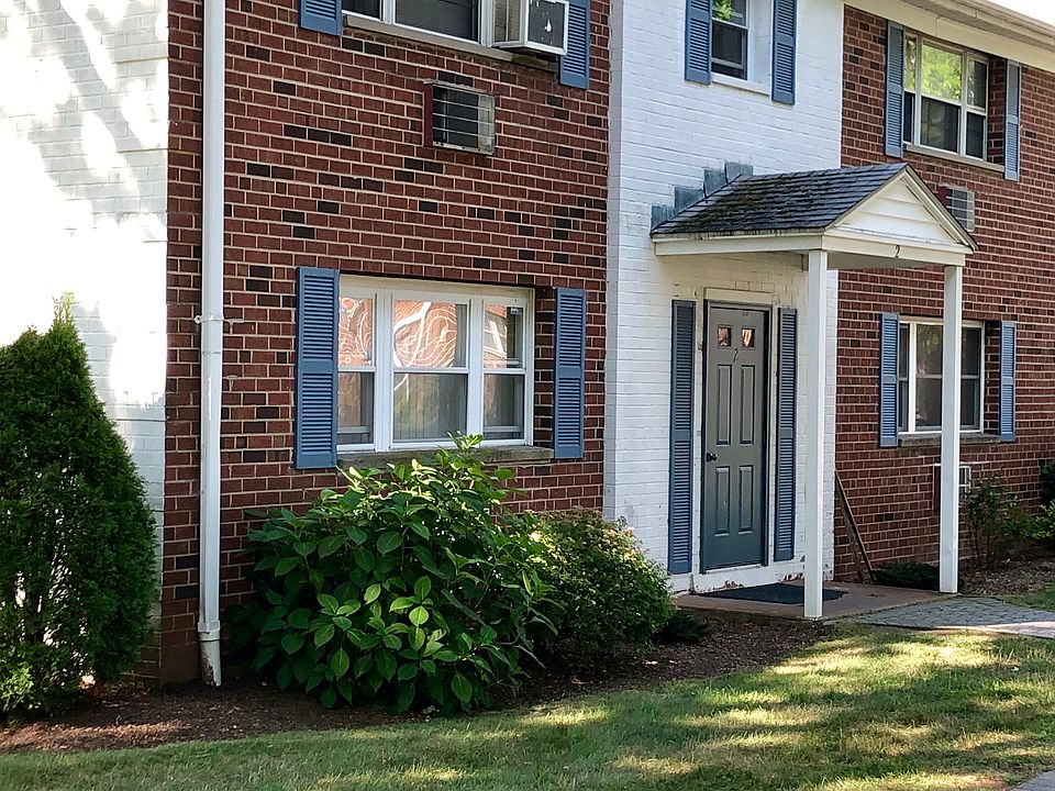 1st image of 2 Colonial Dr APT B