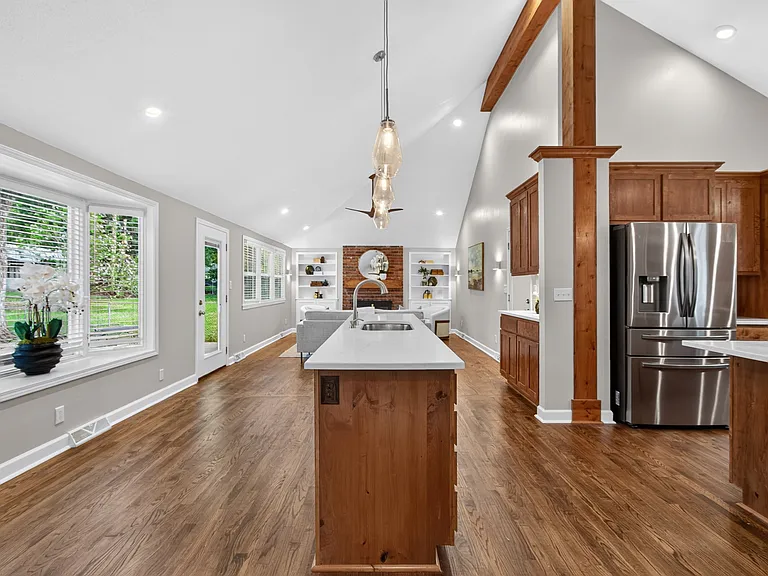 6232 Woodson Rd — Photo 25