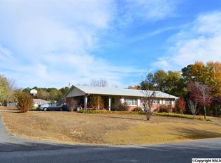 868 3rd Ave NW, Arab, AL 35016