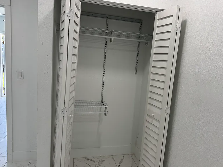 2101 NE 179th St — Photo 13