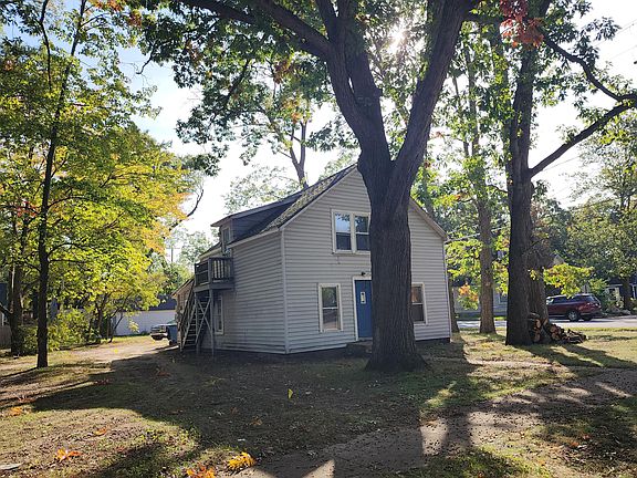 2nd image of 2936 Park St