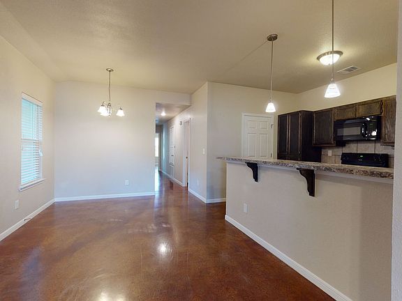 3rd image of 914 Ramblewood St Unit A