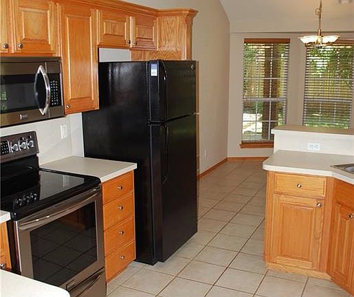 4th image of 2725 SE 96th St