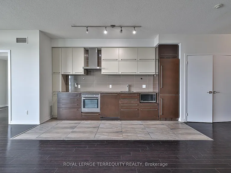 770 Bay St #2412 — Photo 12