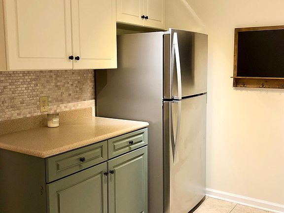 All brand-new stainless steel appliances.